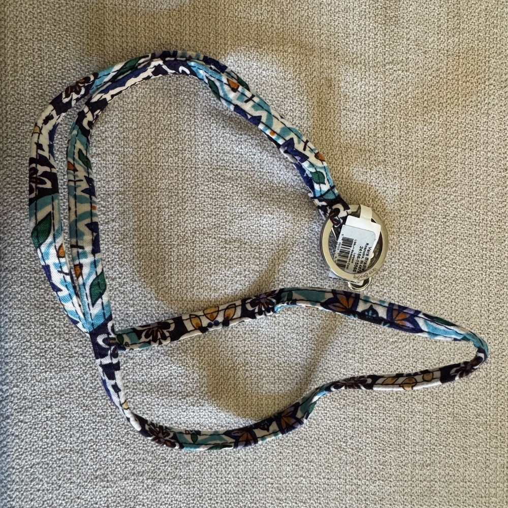 NWT Vera Bradley Lisbon Medallion Cool Keychain ID Holder Lanyard great gift